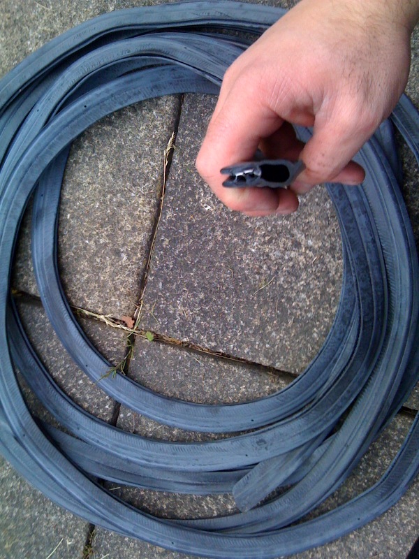 delorean door seal.jpg