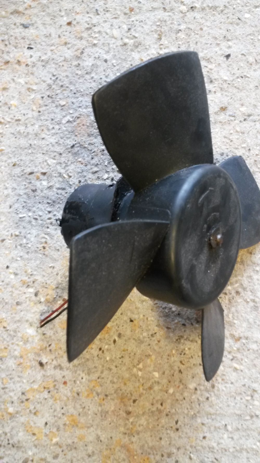 delorean cooling fan motor.jpg